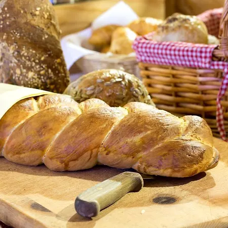 Süsom Surlej Pensionat 3*